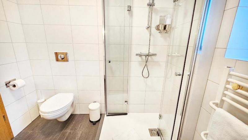 One-Bedroom Apartment (3 Adults) - Bergstadastræti 12 image 3