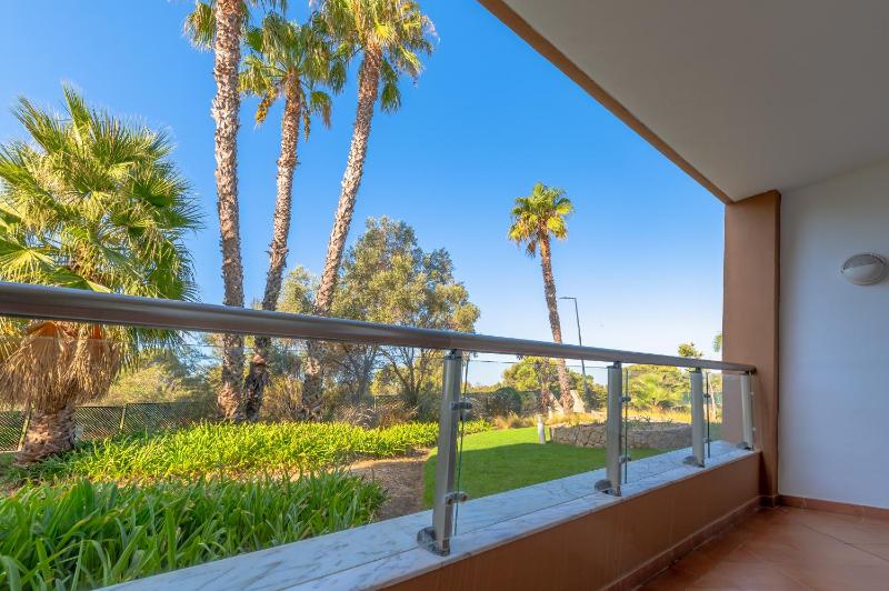 One-Bedroom Apartment image 2