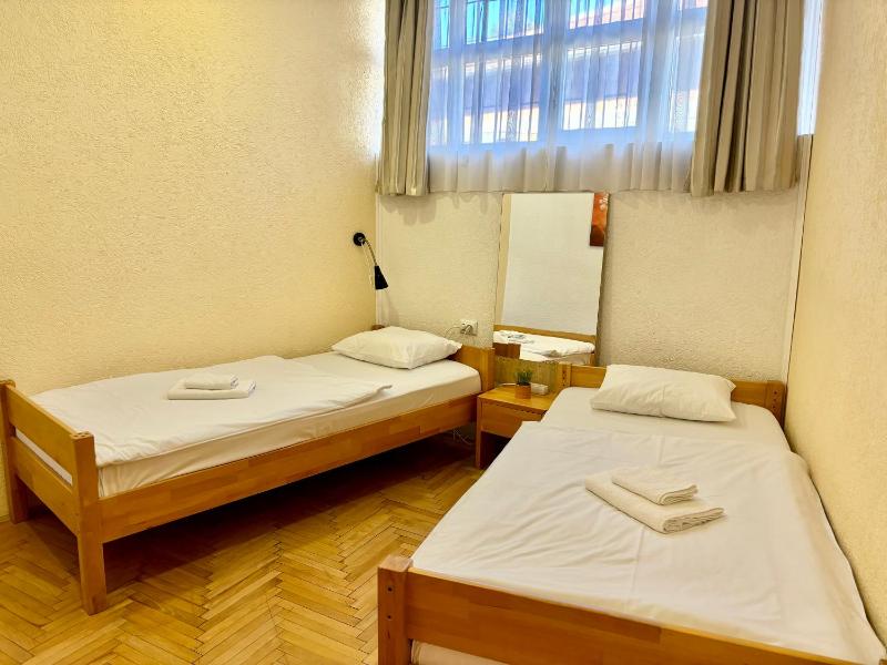 Twin Room with Shared Bathroom image 1