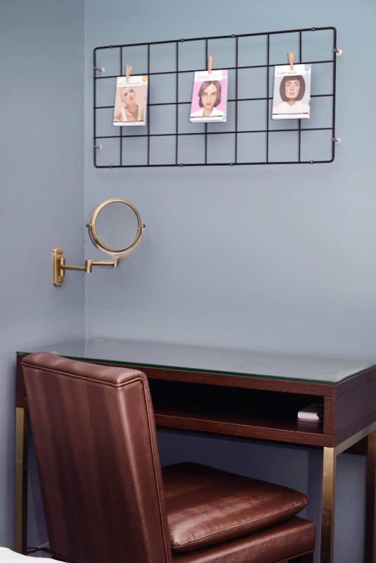 Superior King Room with Private Bathroom image 4