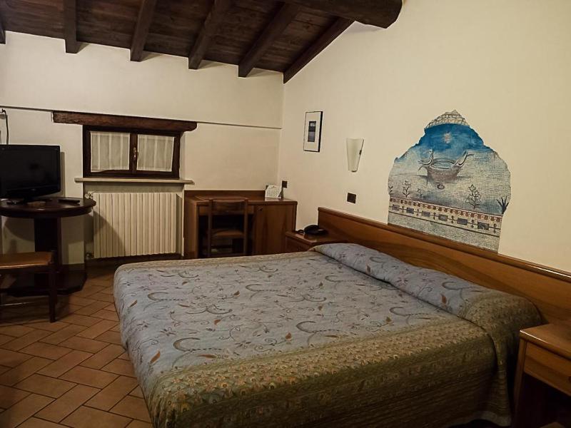 Superior Double or Twin Room with City View image 1