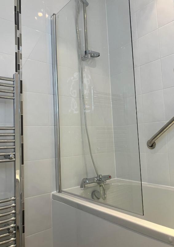 Double Room with Private Bathroom image 2