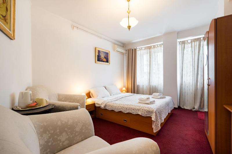 Double Room image 4