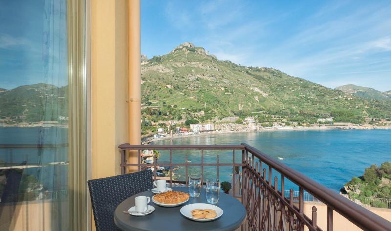 Taonasi Mazzarò Apartments - image 12