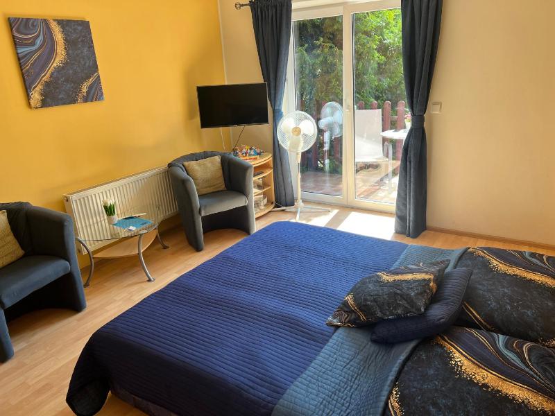 Double or Twin Room image 3
