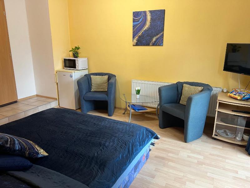 Double or Twin Room image 4