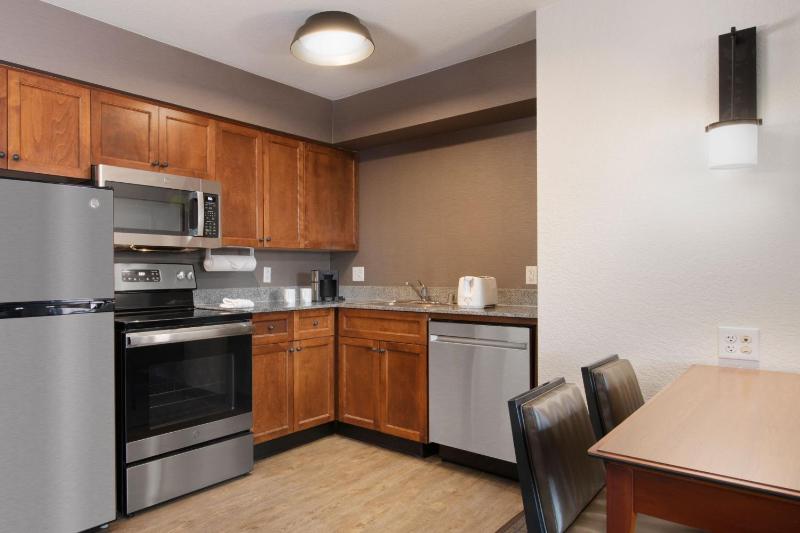 Two-Bedroom Suite image 3