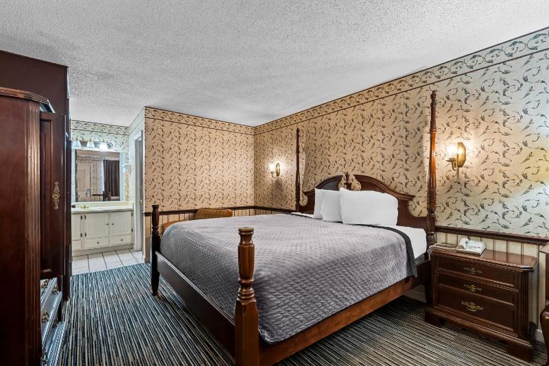 King Room image 4