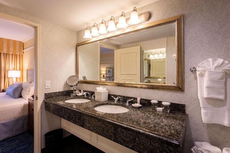 Executive One-Bedroom King Suite image 4