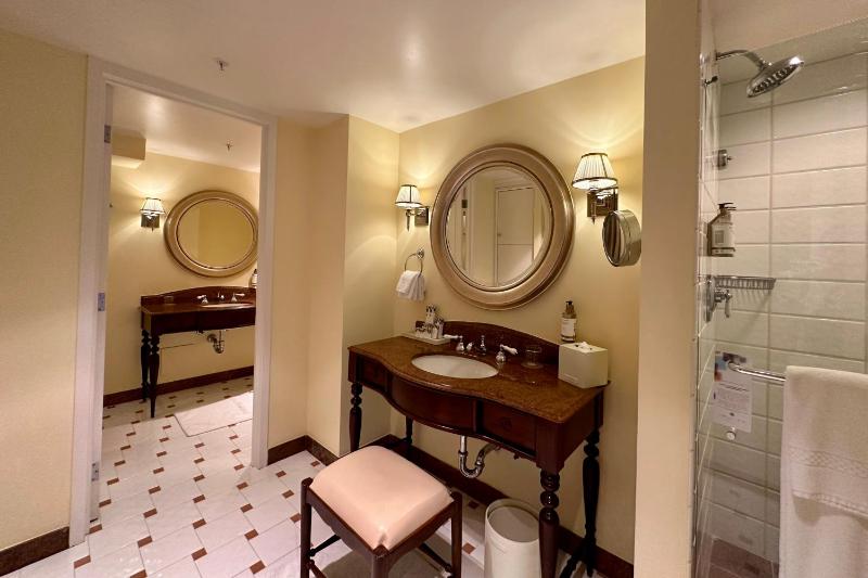 Suite with Partial Ocean View image 3