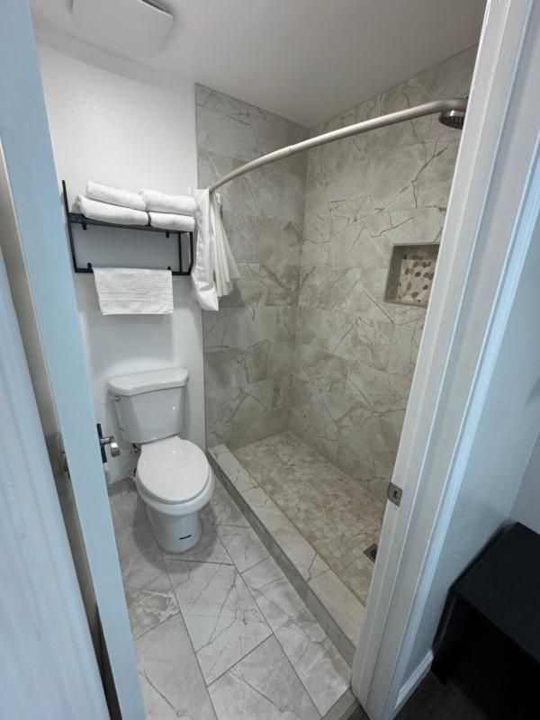 Double Room image 2