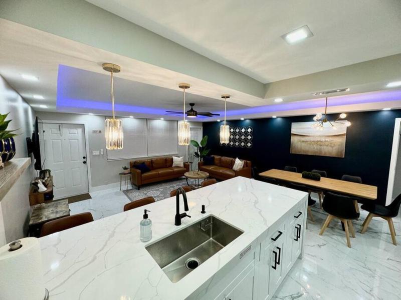 3Bd 2Bath 1 Block from the beach! Newly renovated - image 23