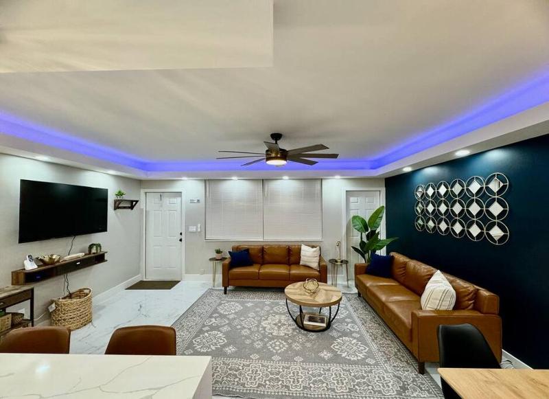 3Bd 2Bath 1 Block from the beach! Newly renovated - image 7
