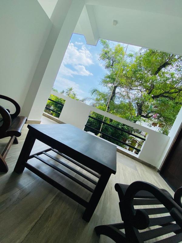 King's Marine B&B Surf Hotel - image 11