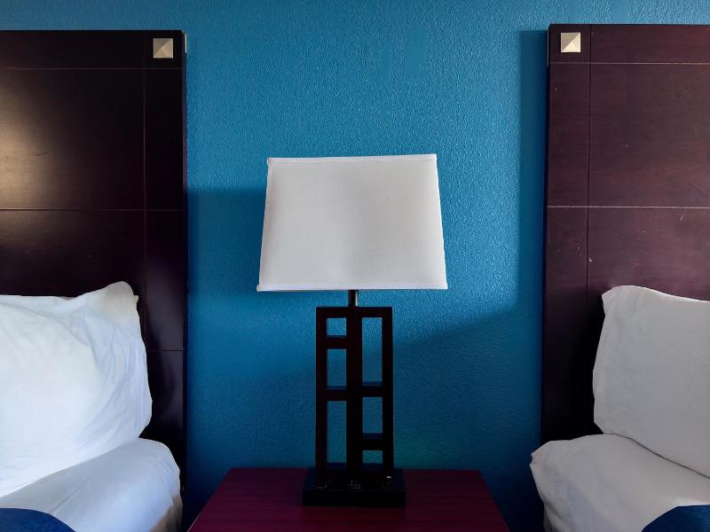 Standard Double Room image 2