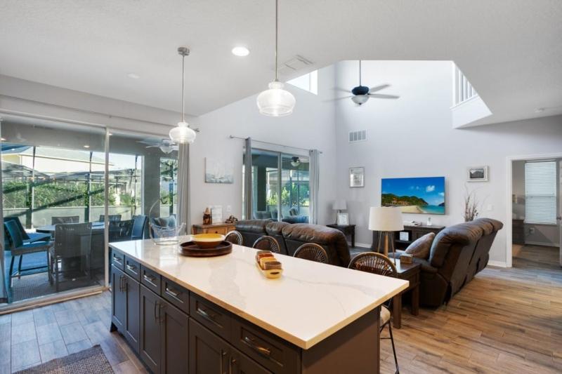 Six Bedroom Disney Home Lanai Screened Pool & Spa - image 33