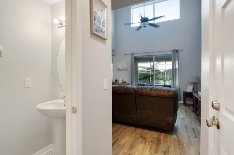 Six Bedroom Disney Home Lanai Screened Pool & Spa - image 15