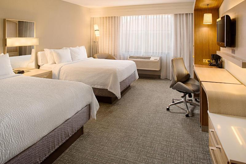 Queen Room with Two Queen Beds image 1