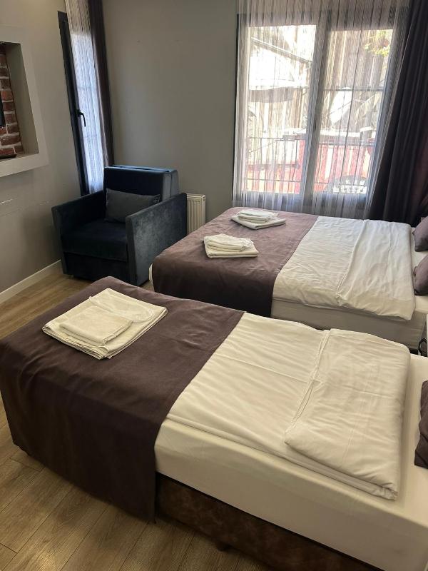 Comfort Triple Room image 4