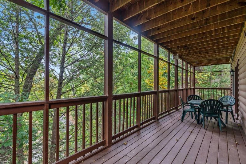 ER101 - Heavenly Hideaway Great location - Close to town! cabin - image 40