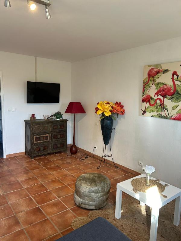One-Bedroom Apartment with Garden View image 4