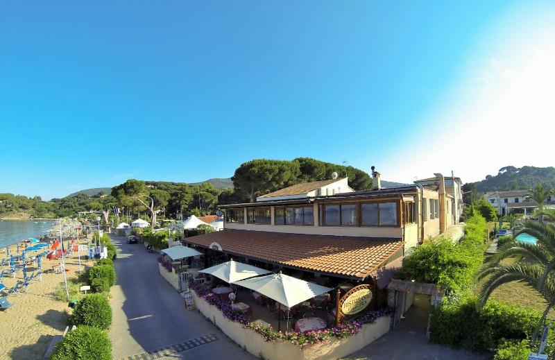Frank's Hotel - image 5