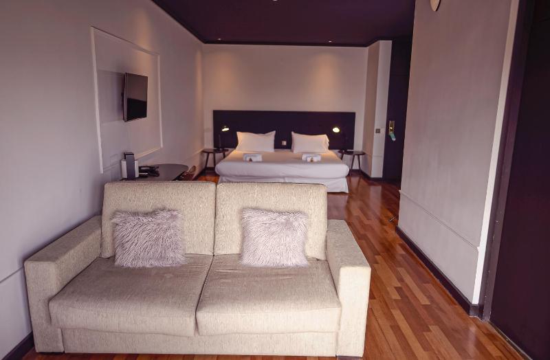 Suite with Lake View image 2