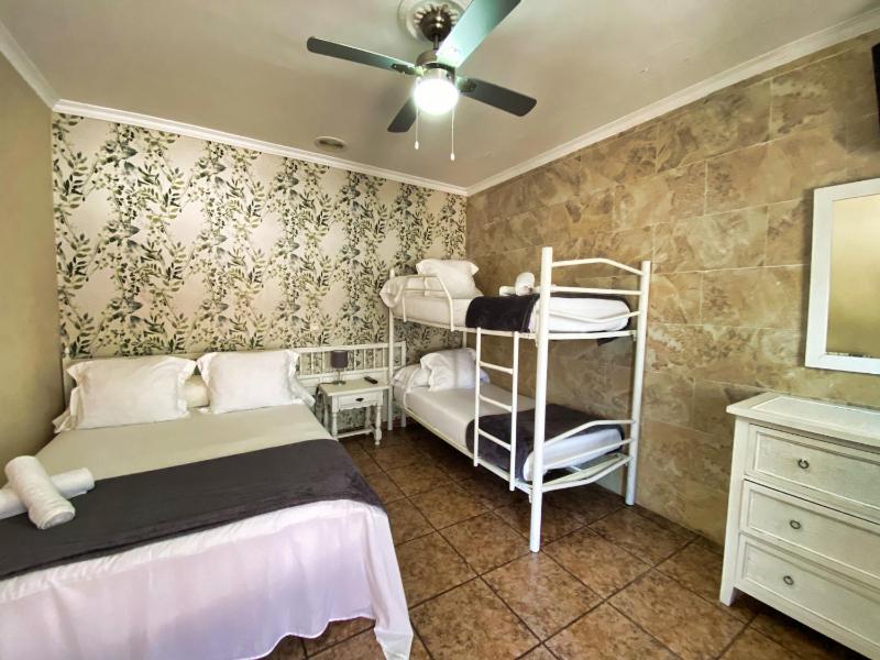 Quadruple Room image 3