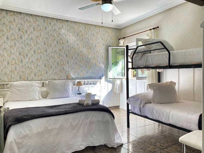 Quadruple Room image 1