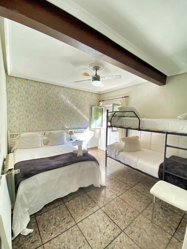 Quadruple Room image 4