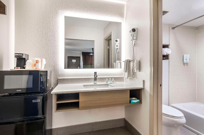 King Suite image 2