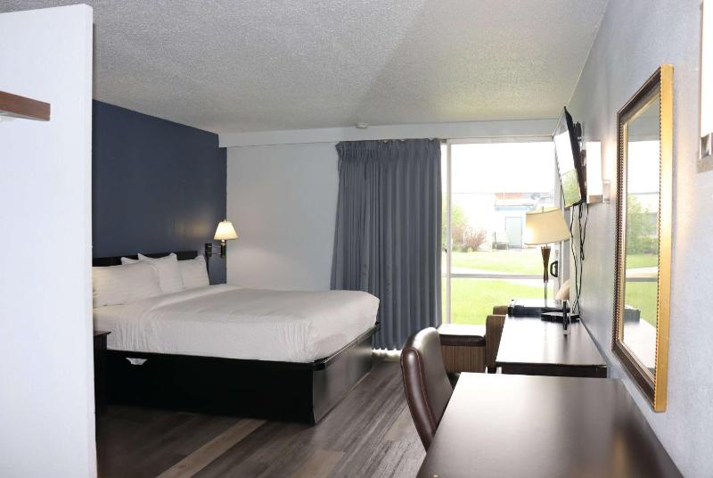King Room - Non-Smoking image 1