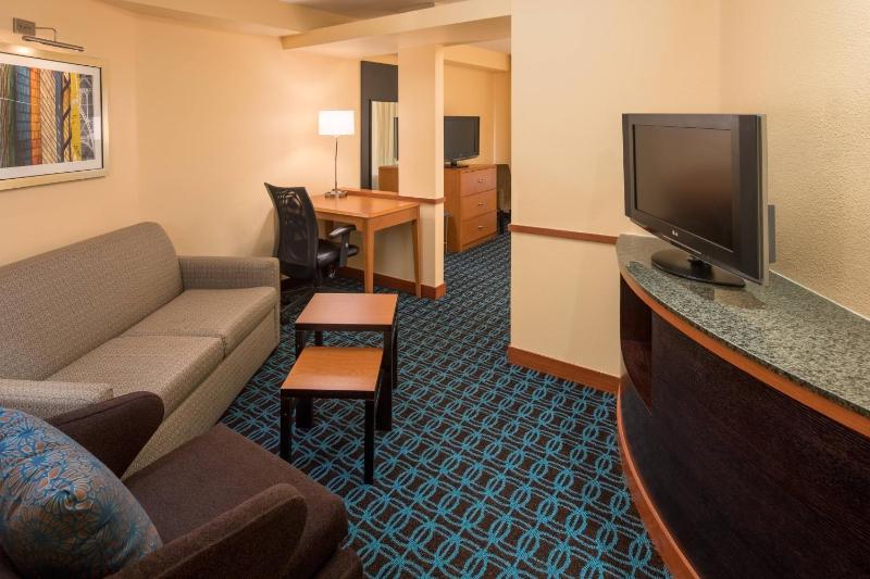 Fairfield Inn & Suites by Marriott Portland North - image 12