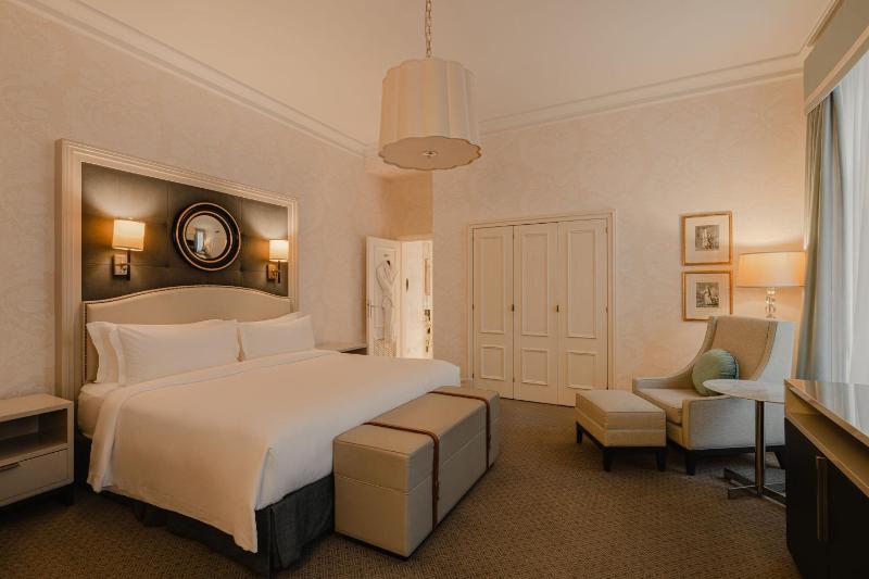 Bristol Suite, 1 Bedroom Suite, 1 King image 4