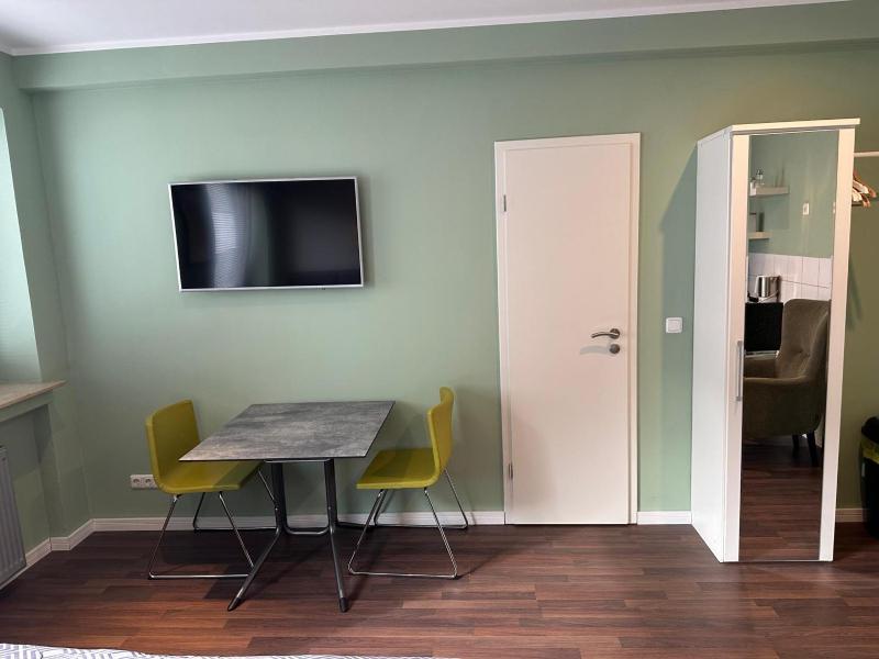Double Room image 4