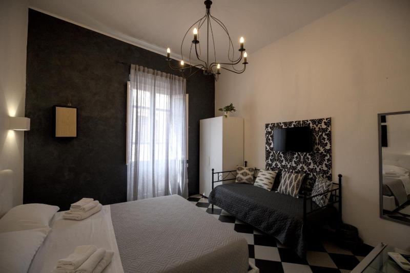 Superior King Room image 2