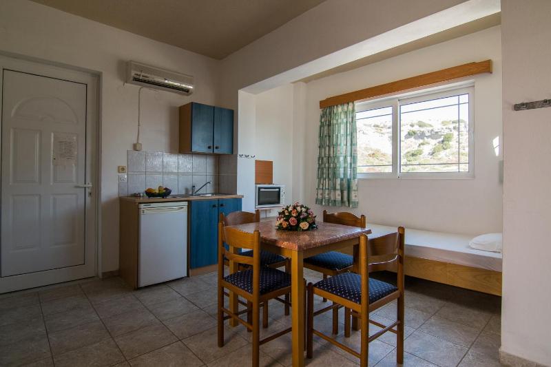 One-Bedroom Apartment image 4