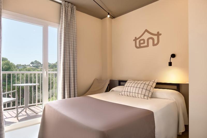 Single Room - Unlimited Brunch image 1