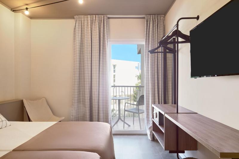 Double Room - Unlimited Brunch image 3