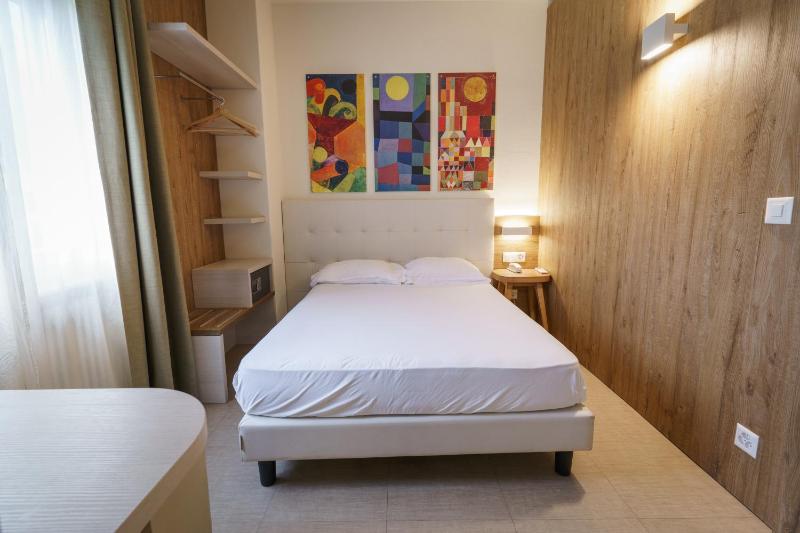 Single Room image 4