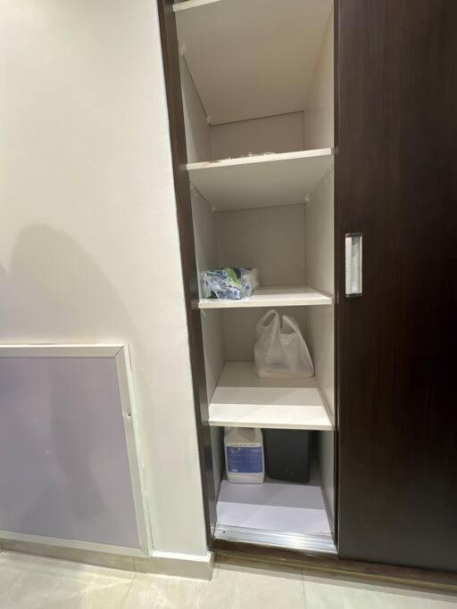 2 En-suite Rooms Central & Spacious - image 5