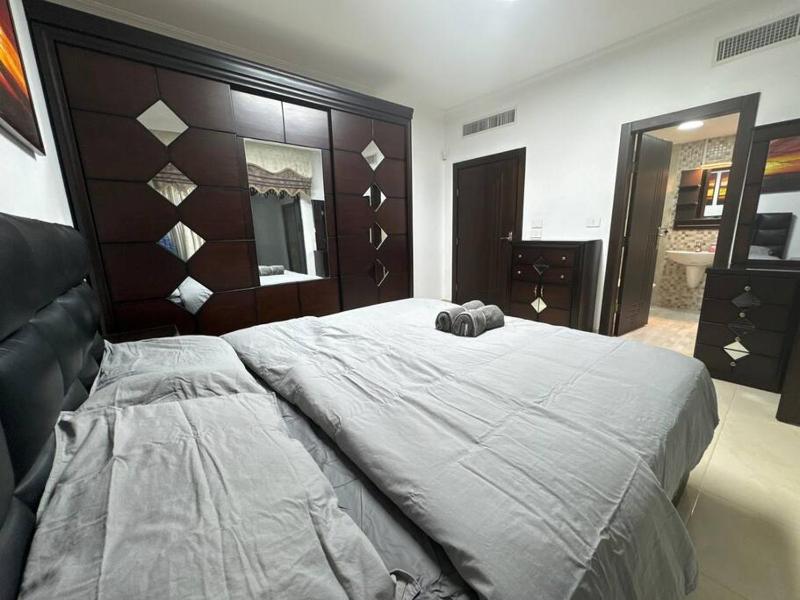 2 En-suite Rooms Central & Spacious - image 11