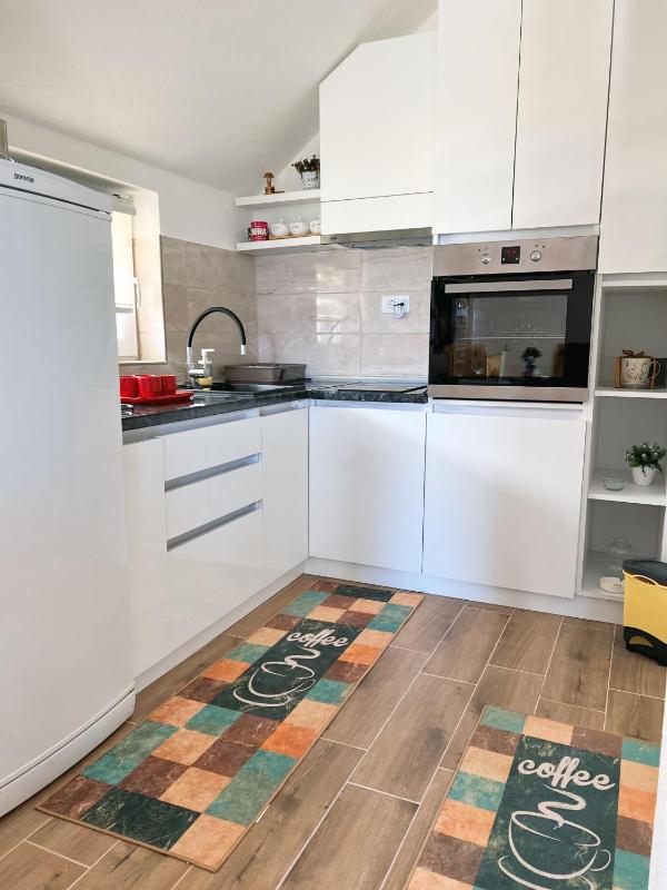 Apartman Tina  kod hotela Sunce - image 12