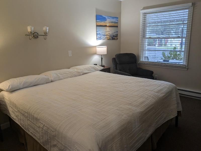 King Room image 3