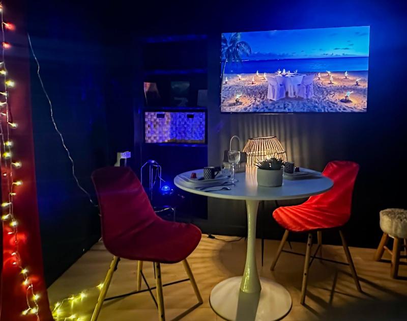 Loveroom Adults Only jacuzzi vieille ville Annecy - image 15