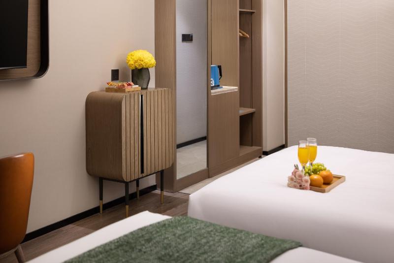 Anya Hotel -Next to Jiefang West Bar Street 2 minutes to the subway station free coffee free laundry free gym huge windows - image 46