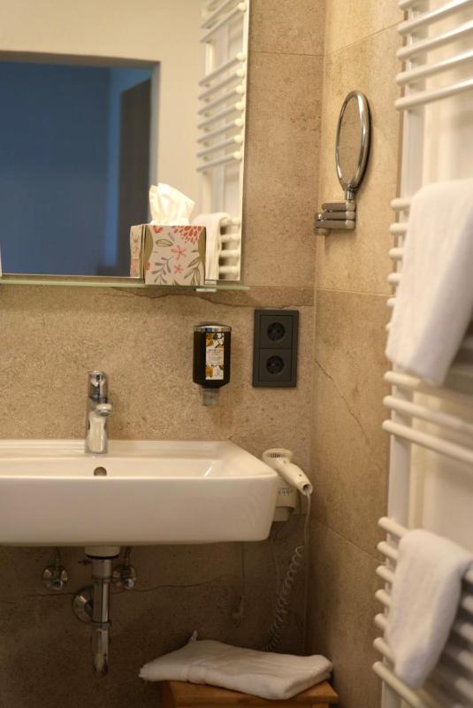Single Room image 1
