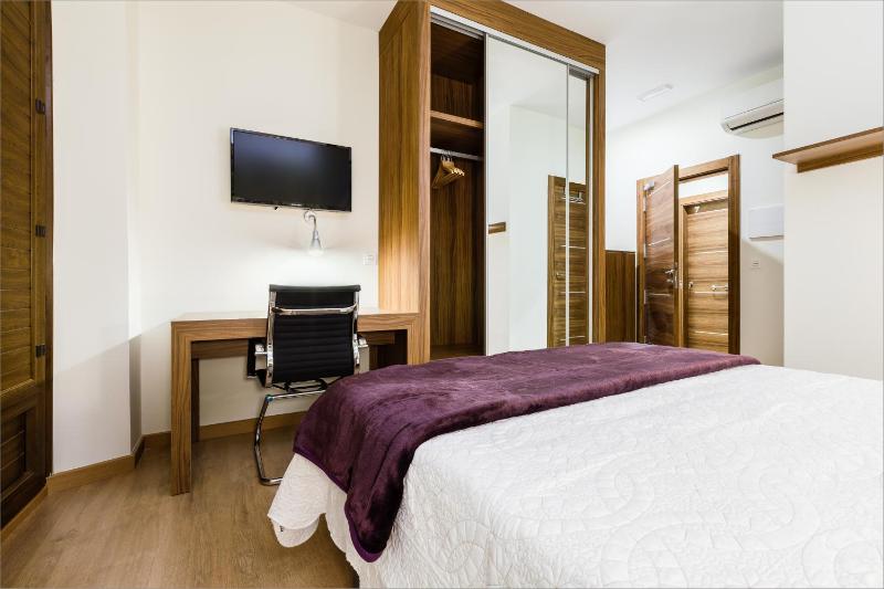 Single Room with Private Bathroom image 3