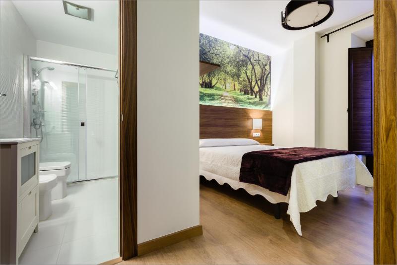 Double Room with Private Bathroom image 4