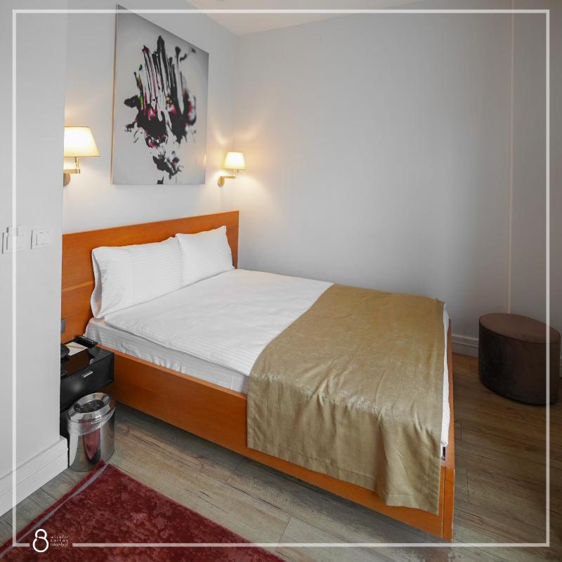 Standard Double or Twin Room image 4